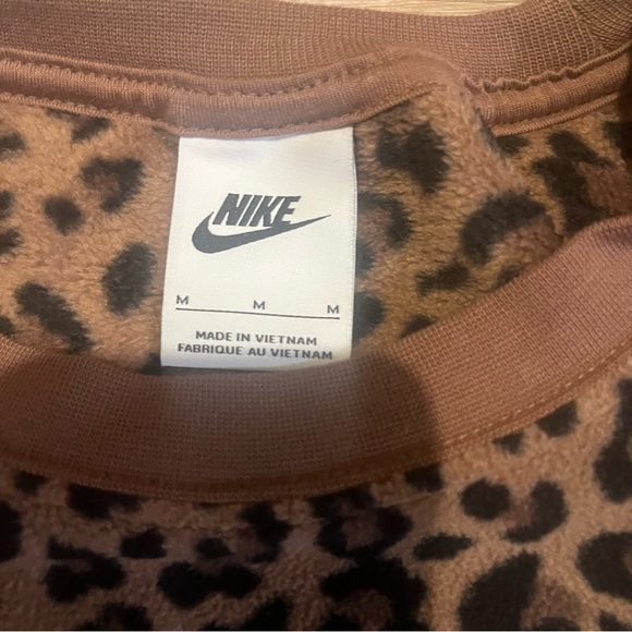 NIKE Sportswear Fleece All Over Animal Print Crew Sweatshirt - Picture 10 of 11